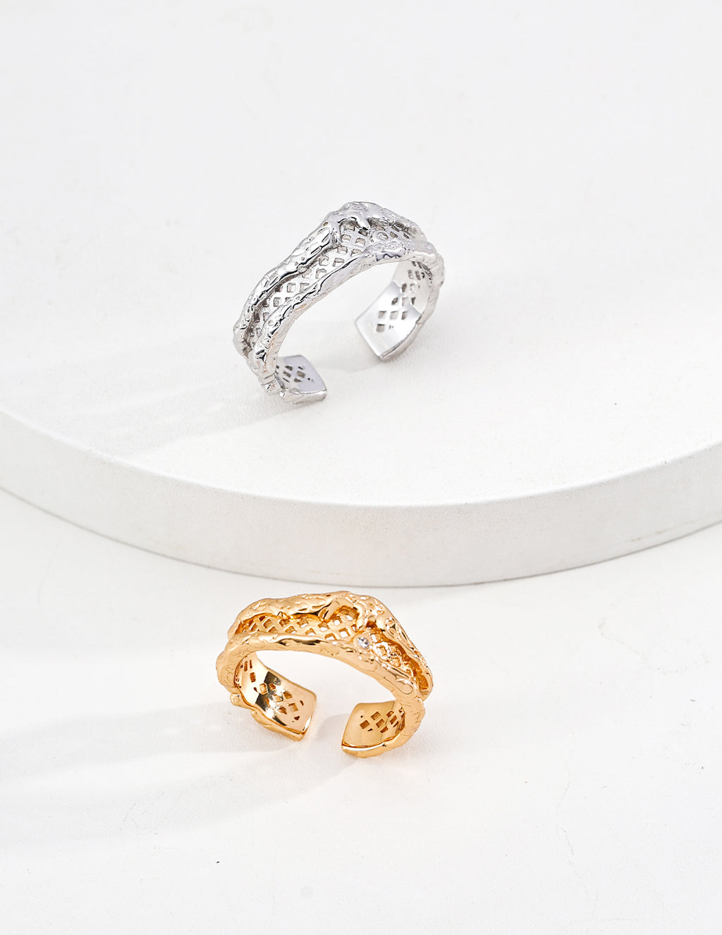 925 Sterling Silver Cubic Zirconia Ring, scale and styling view
