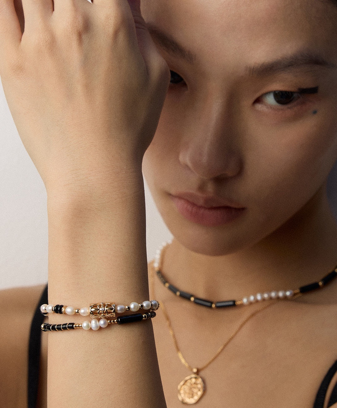 925 Sterling Silver Natural Pearl, Mother of Pearl and Black Agate Bracelet, product view 3