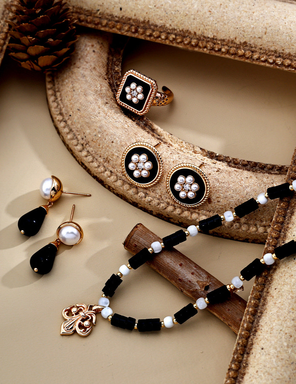 925 Sterling Silver Vintage Black Agate, Shell and Cubic Zirconia Necklace, product view 12