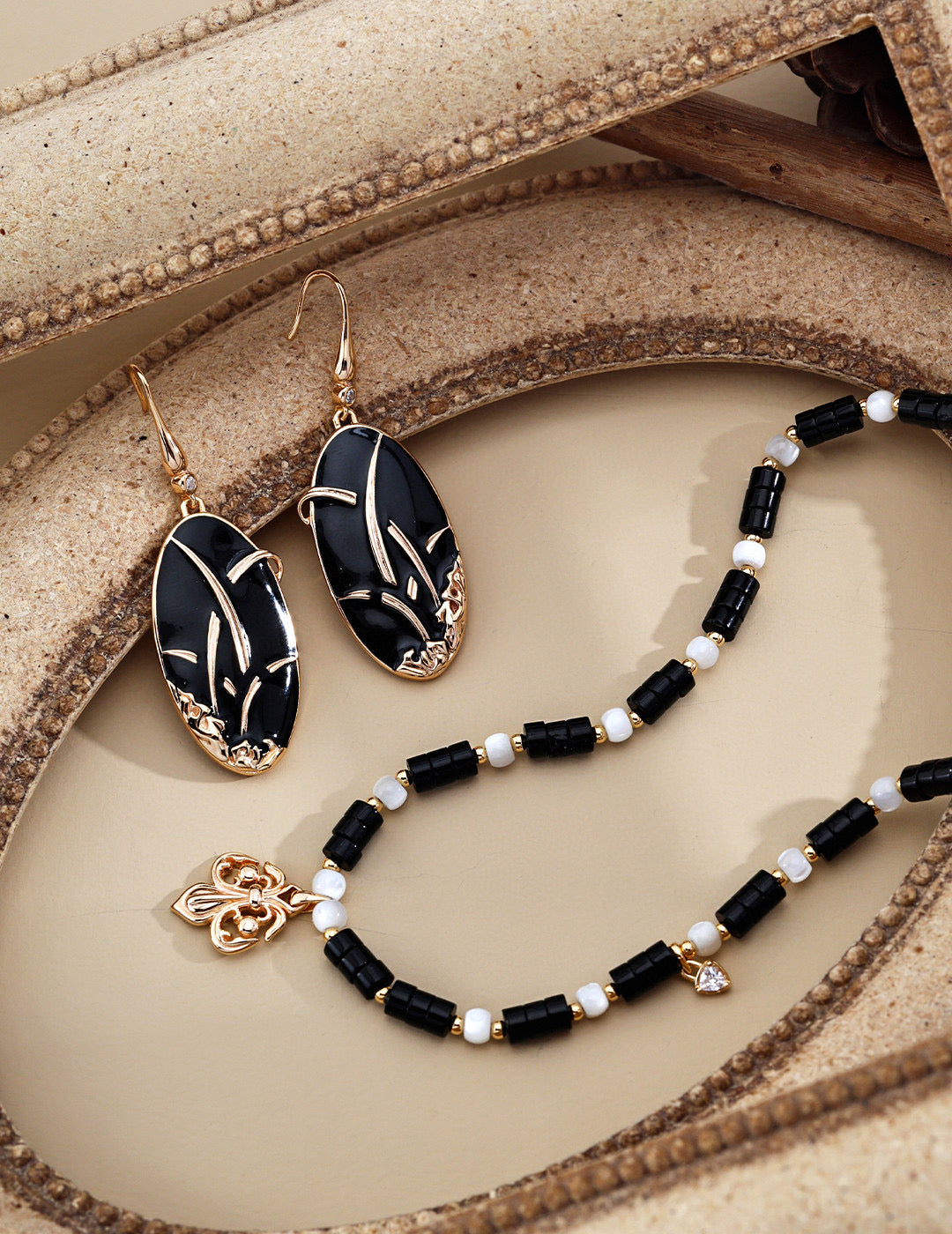 925 Sterling Silver Vintage Black Agate, Shell and Cubic Zirconia Necklace, product view 11