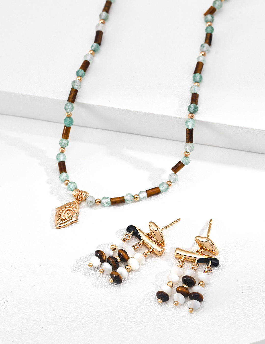 925 Sterling Silver Tiger’s Eye and Green Strawberry Quartz Necklace - Vintage Gold