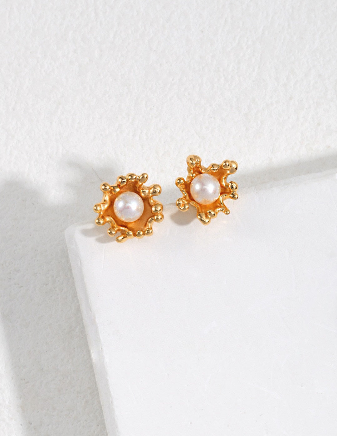 925 Sterling Silver Floral Natural Pearl Earrings - Silver