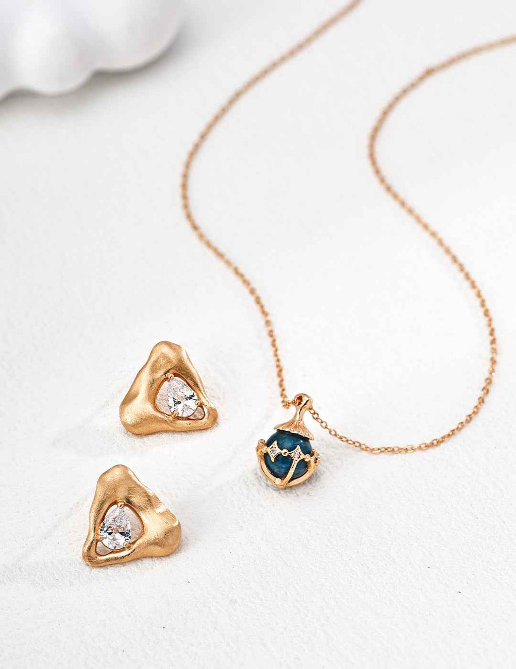 925 sterling silver pendant necklace with azurite stone, vintage gold tone, 1.5 cm pendant