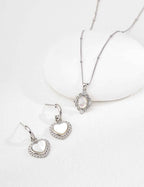 Full length view of 925 sterling silver amethyst or mother of pearl pendant necklace, 40 cm chain
