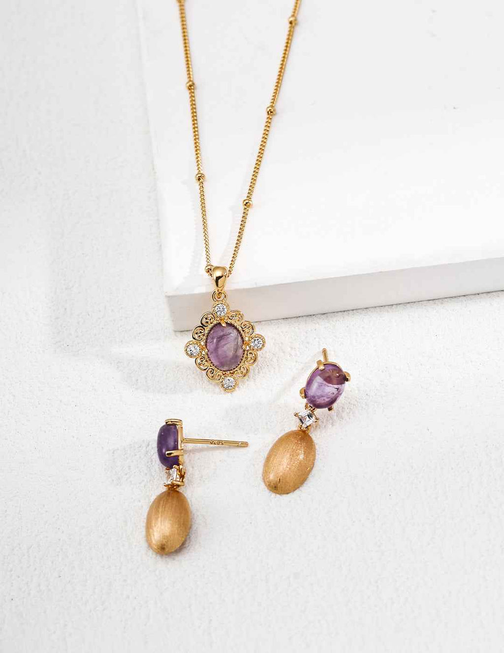 925 sterling silver pendant necklace with mother of pearl stone, ornate frame, gold-tone chain