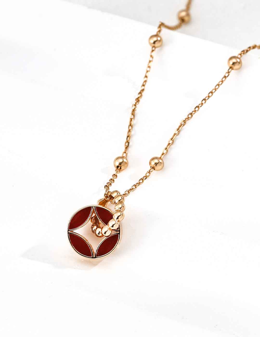 925 sterling silver pendant necklace, side view