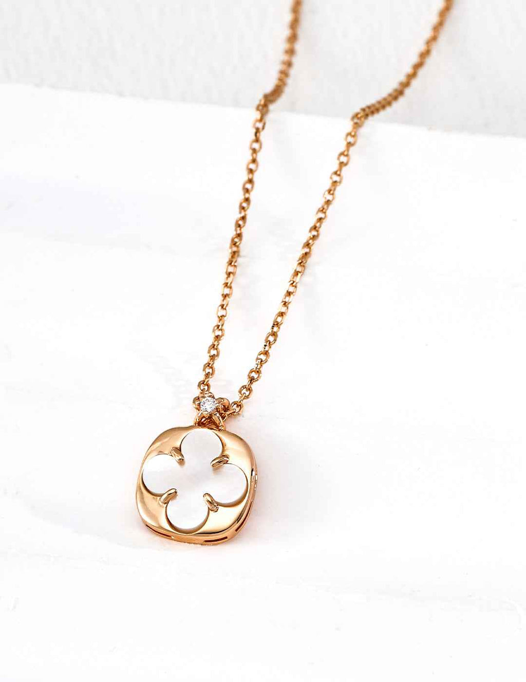 Full length view of 925 sterling silver clover pendant necklace, 40 cm chain