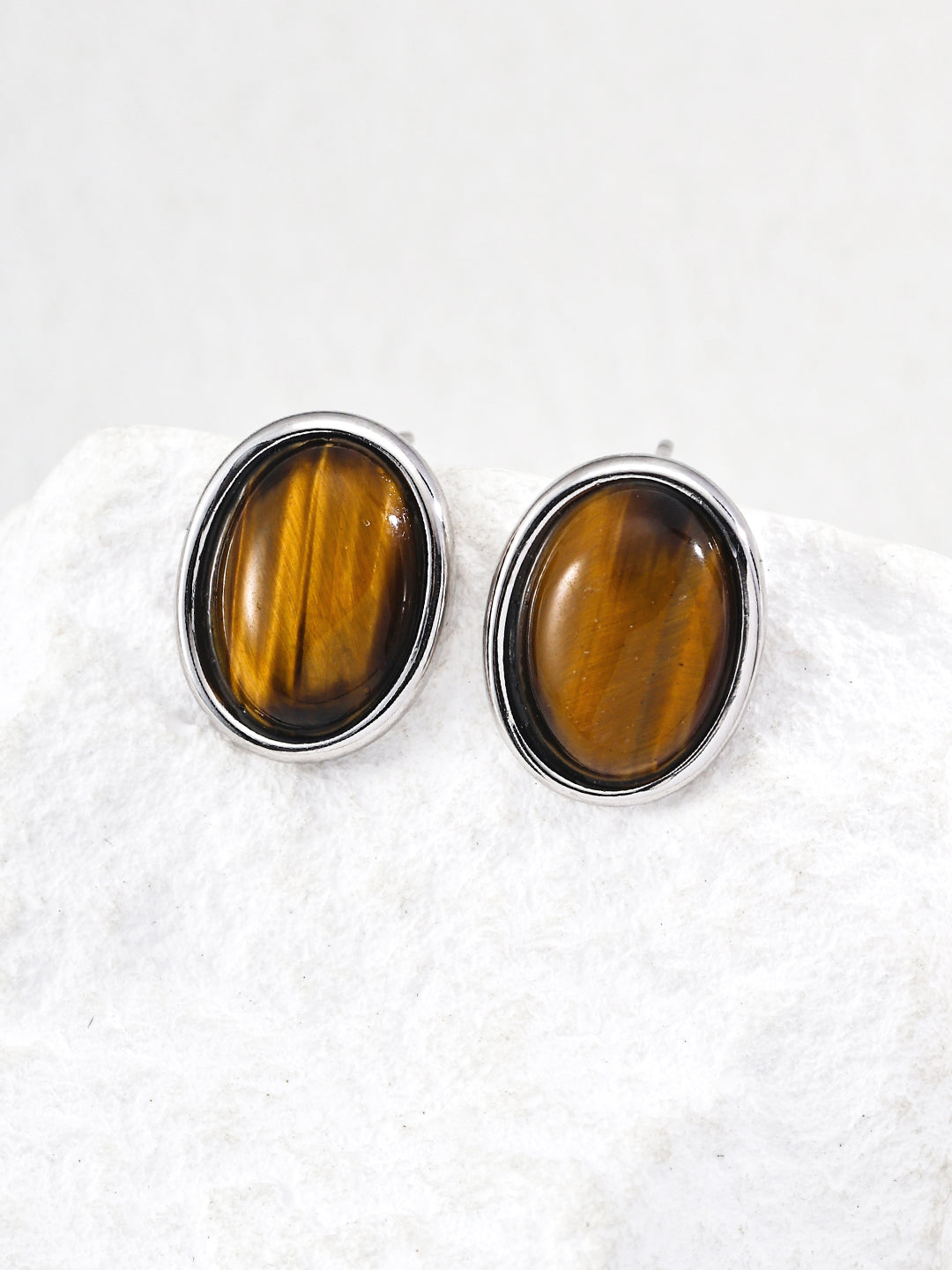 925 sterling silver stud earrings in silver