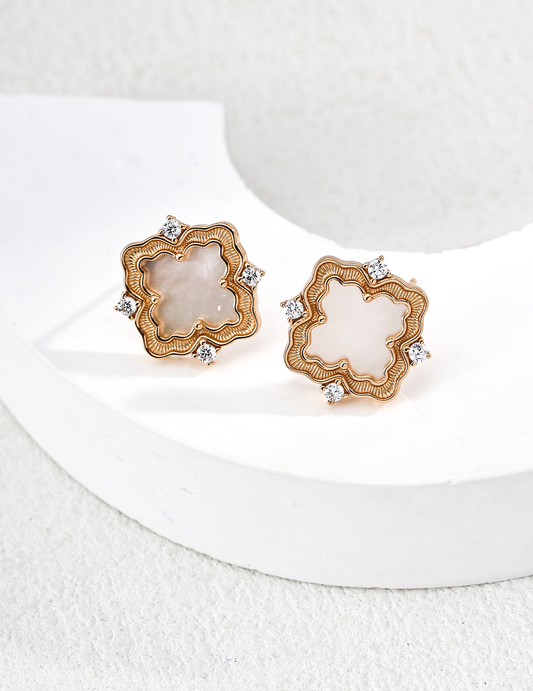 925 sterling silver stud earrings in vintage gold