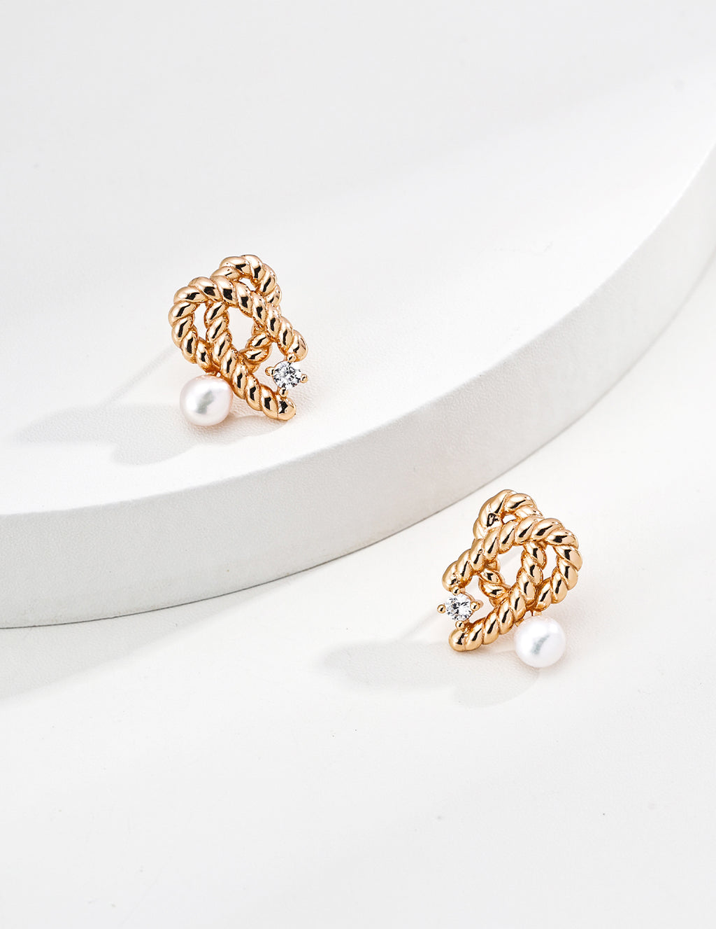 925 sterling silver stud earrings in vintage gold