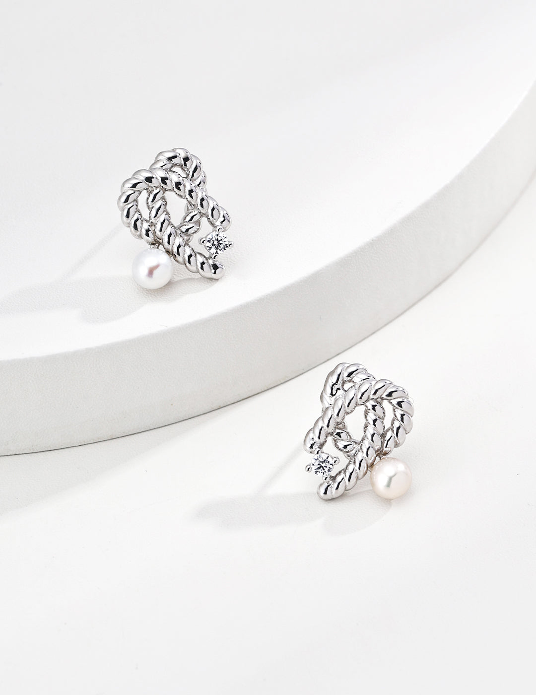 925 sterling silver stud earrings in silver