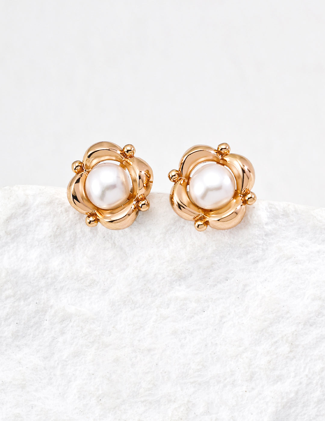 925 sterling silver stud earrings in vintage gold