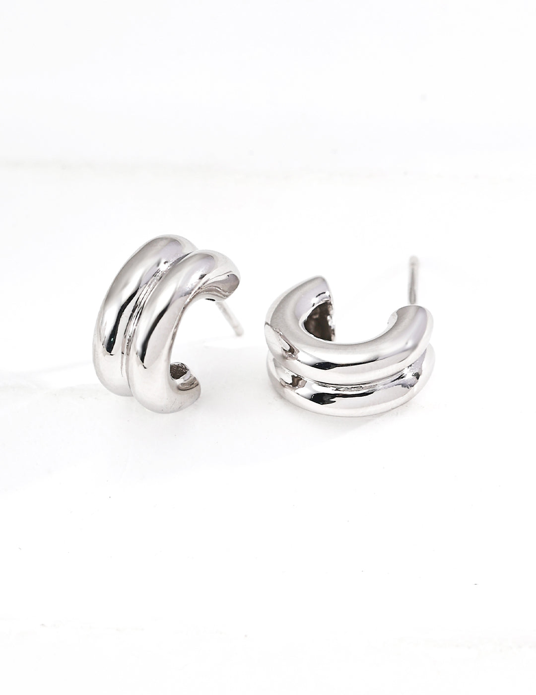 925 sterling silver stud earrings in silver