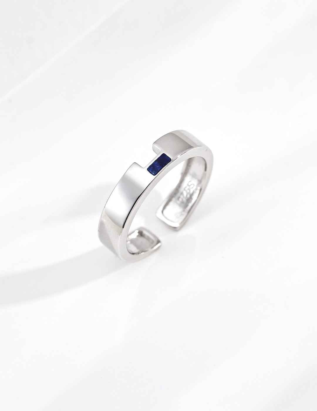 925 sterling silver ring in silver / lapis lazuli