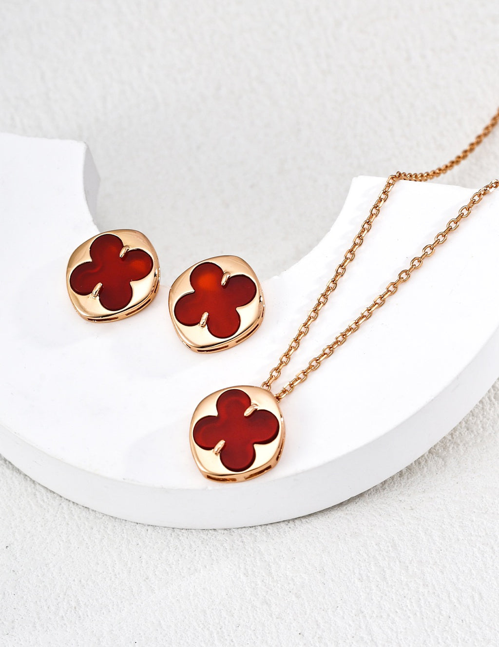 925 sterling silver clover pendant necklace with agate stone inlay, gold tone