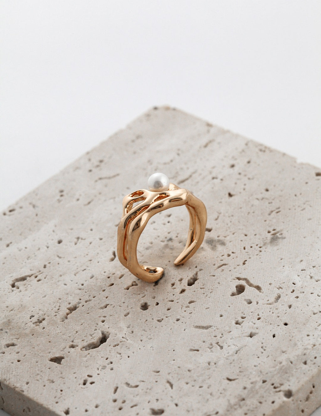 925 Sterling Silver Fluid Natural Pearl Ring - Silver