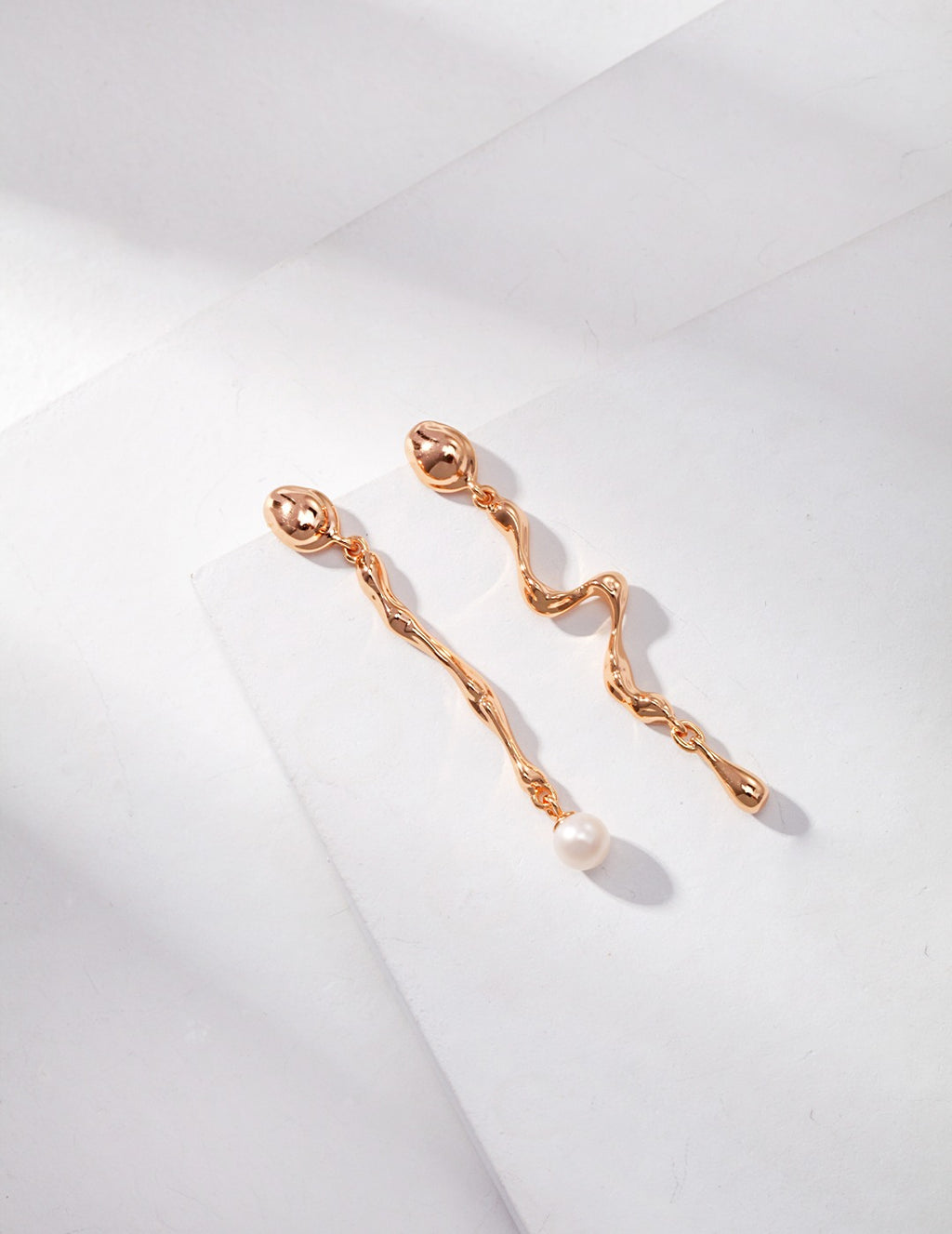 925 Sterling Silver Fluid Natural Pearl Earrings - Silver