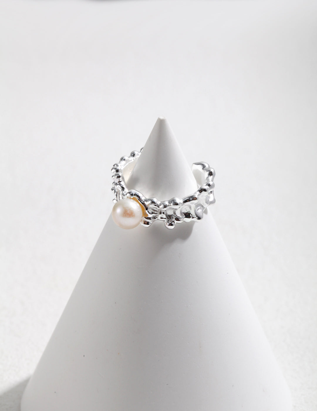 925 Sterling Silver Floral Natural Pearl Ring - Silver
