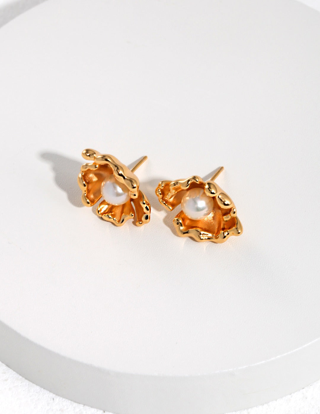 925 Sterling Silver Floral Natural Pearl Earrings - Silver