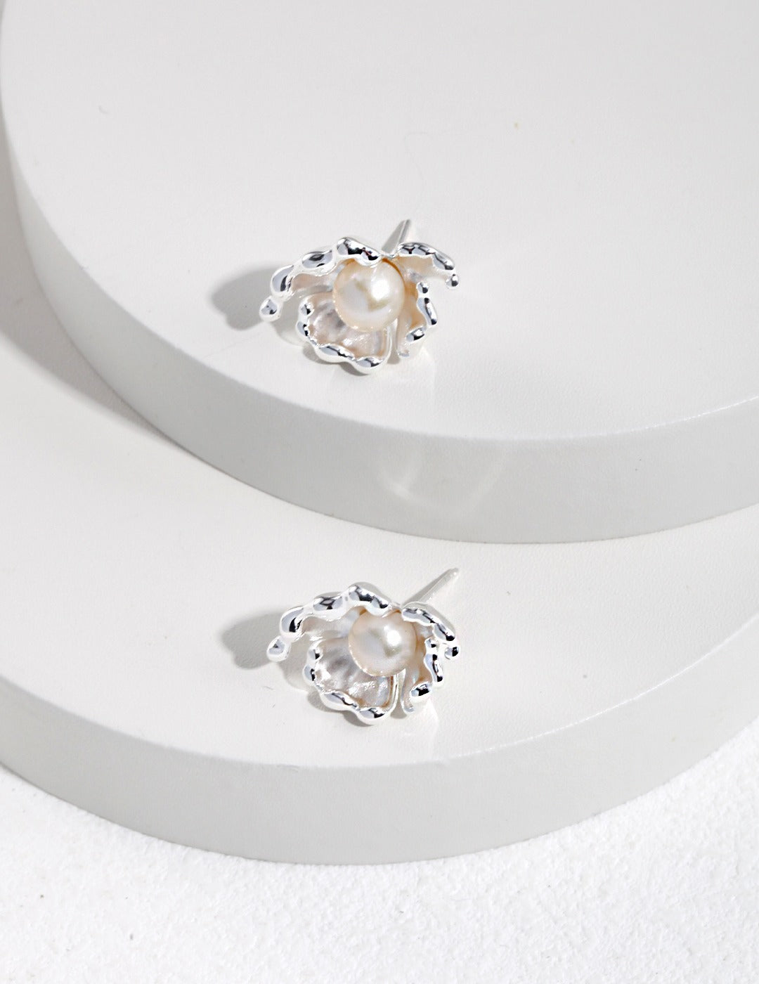 925 Sterling Silver Floral Natural Pearl Earrings - Silver