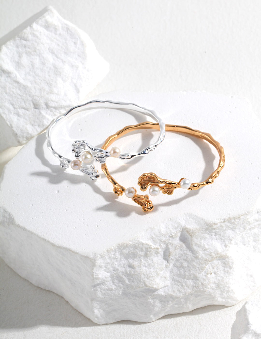 925 Sterling Silver Floral Natural Pearl Bangle - Silver