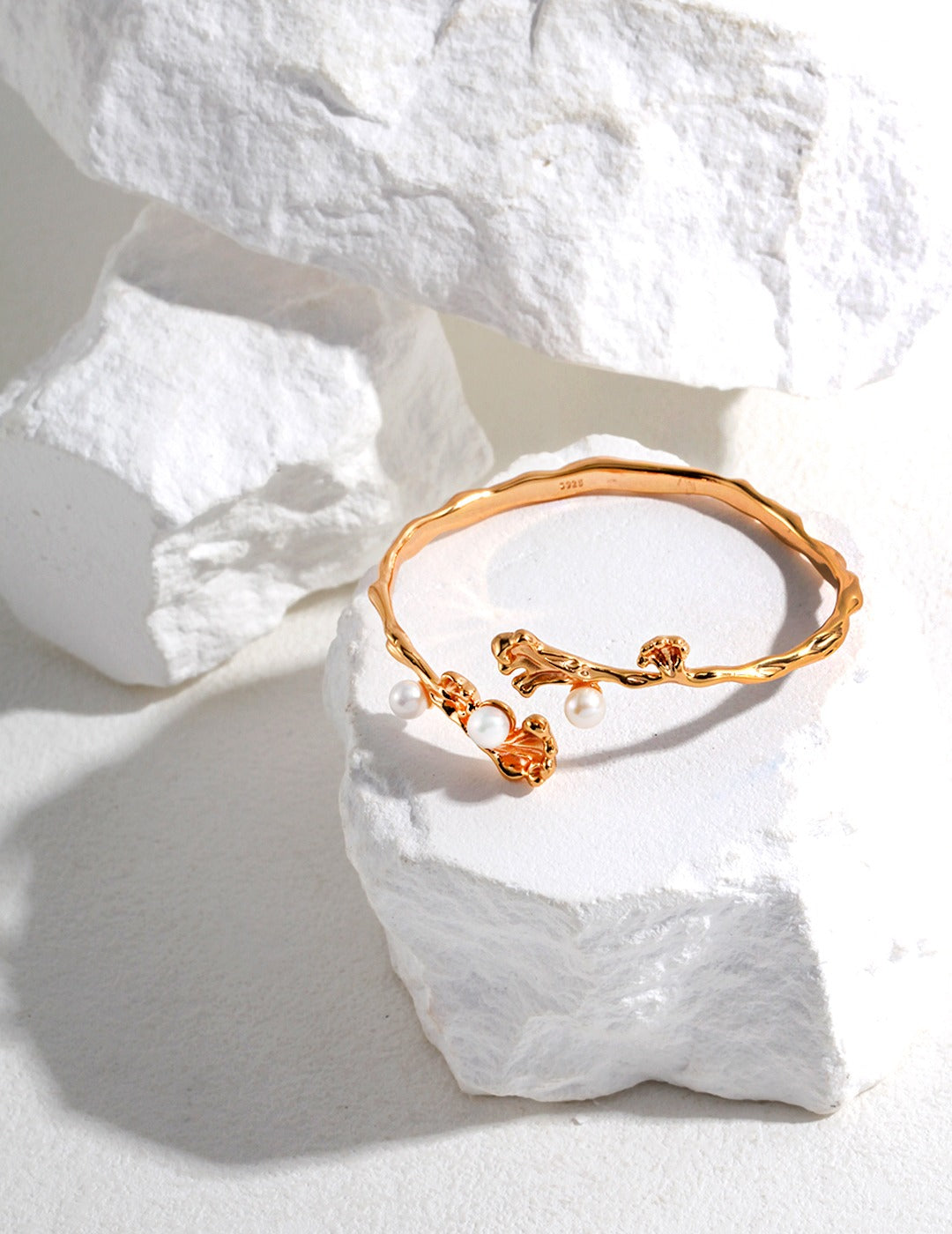 925 Sterling Silver Floral Natural Pearl Bangle - Silver
