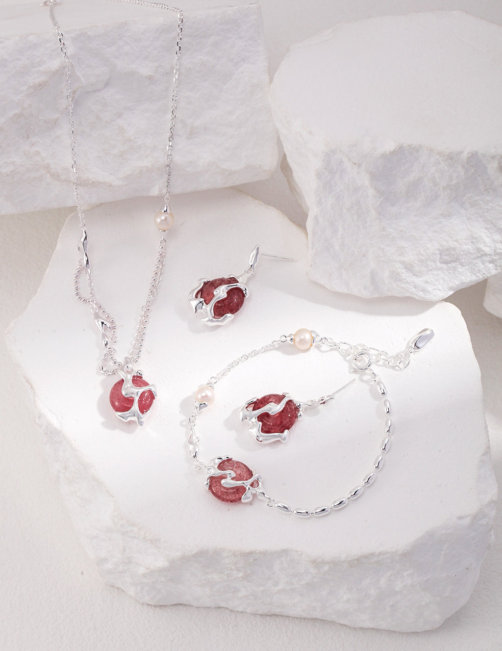 925 sterling silver pendant necklace, side view