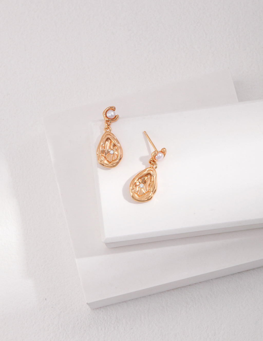 925 Sterling Silver Teardrop Natural Pearl and Cubic Zirconia Earrings - Silver