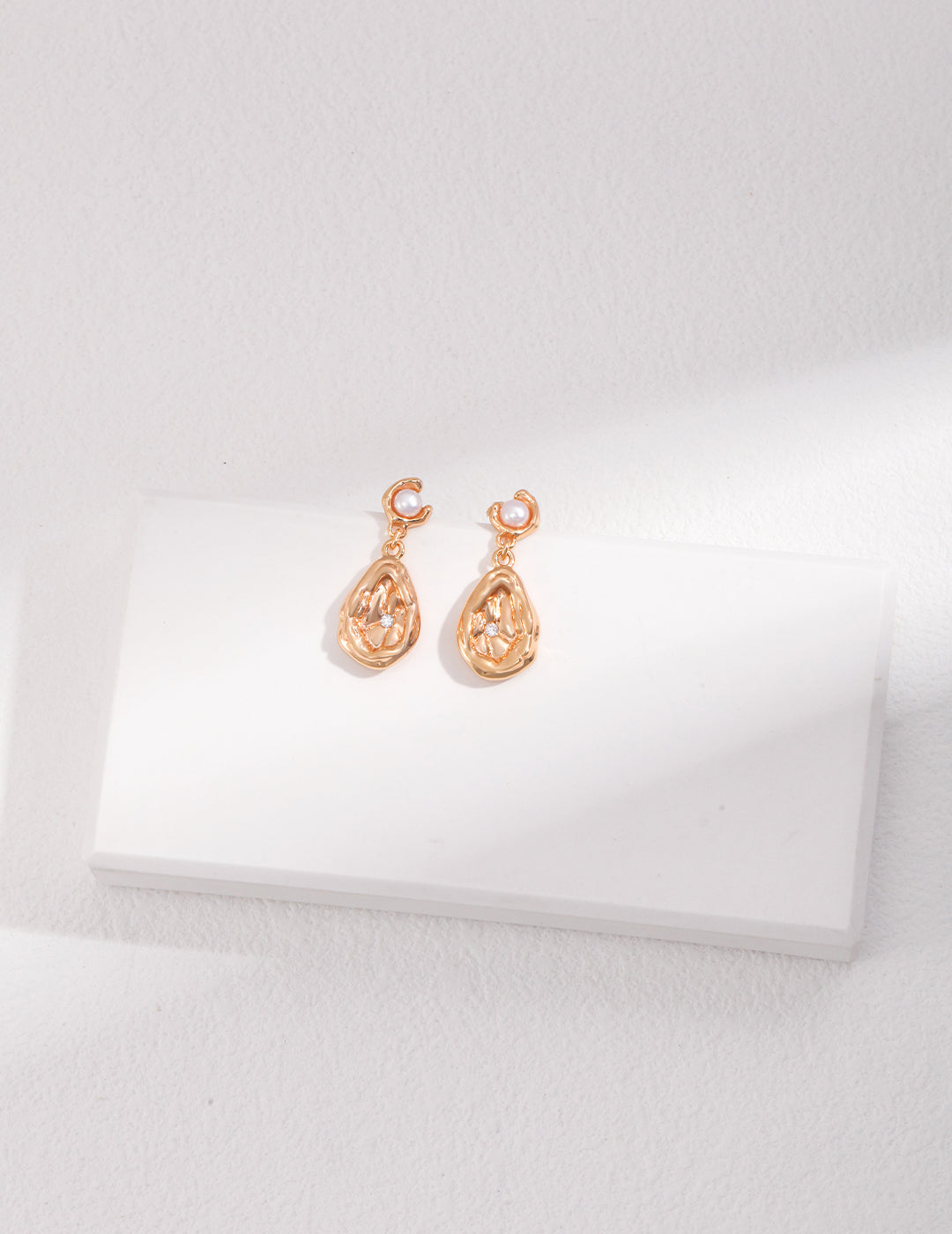 925 Sterling Silver Teardrop Natural Pearl and Cubic Zirconia Earrings - Silver