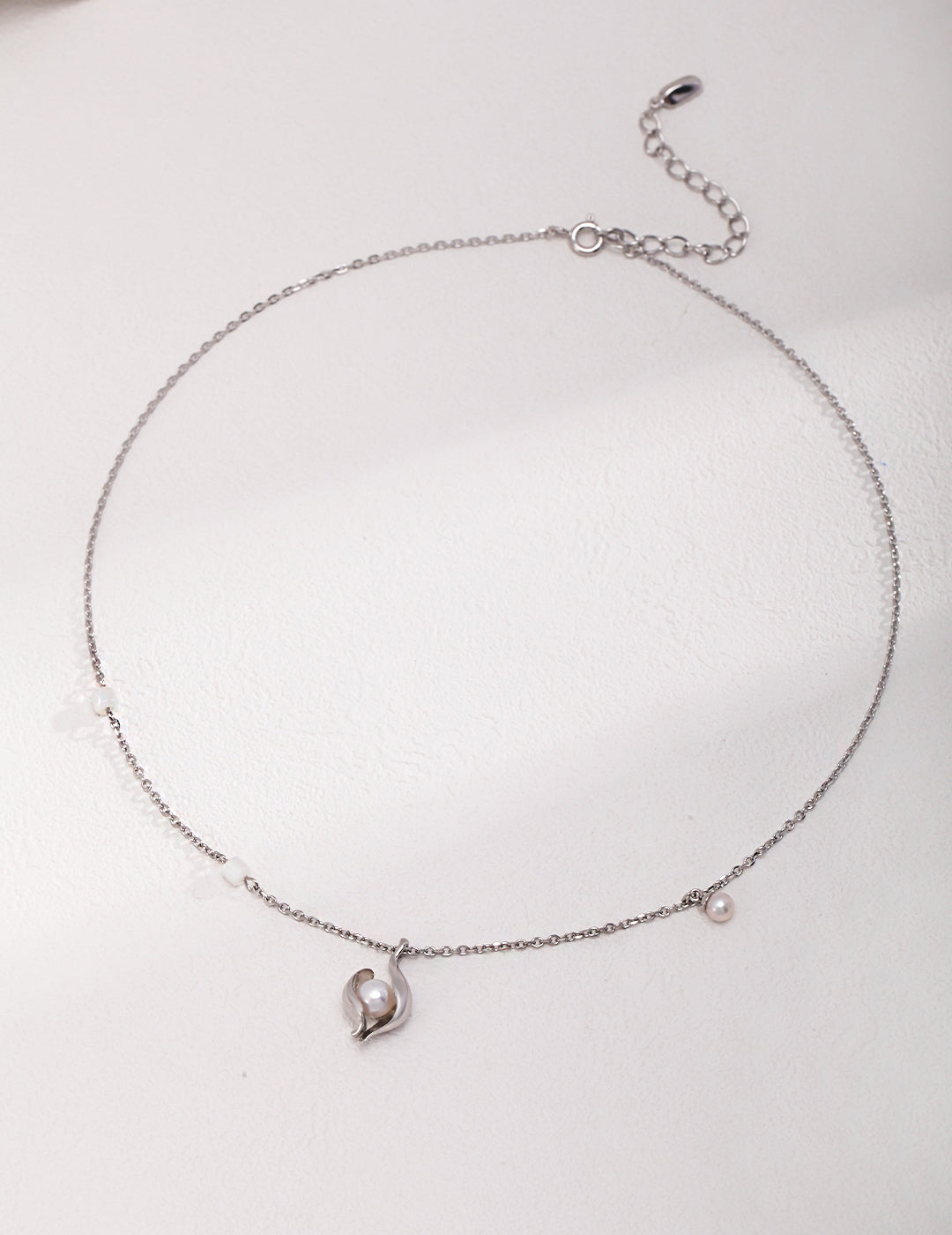 925 Sterling Silver Natural Pearl and Mother of Pearl Necklace - Silver