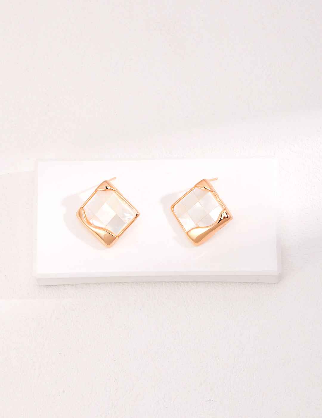 925 sterling silver stud earrings in vintage gold