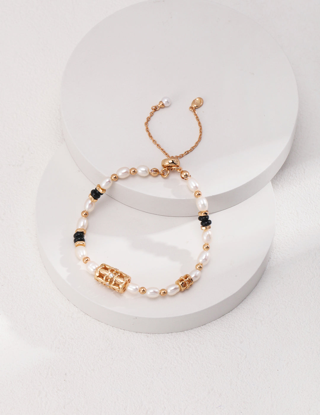 925 Sterling Silver Natural Pearl, Mother of Pearl and Black Agate Bracelet, product view 1