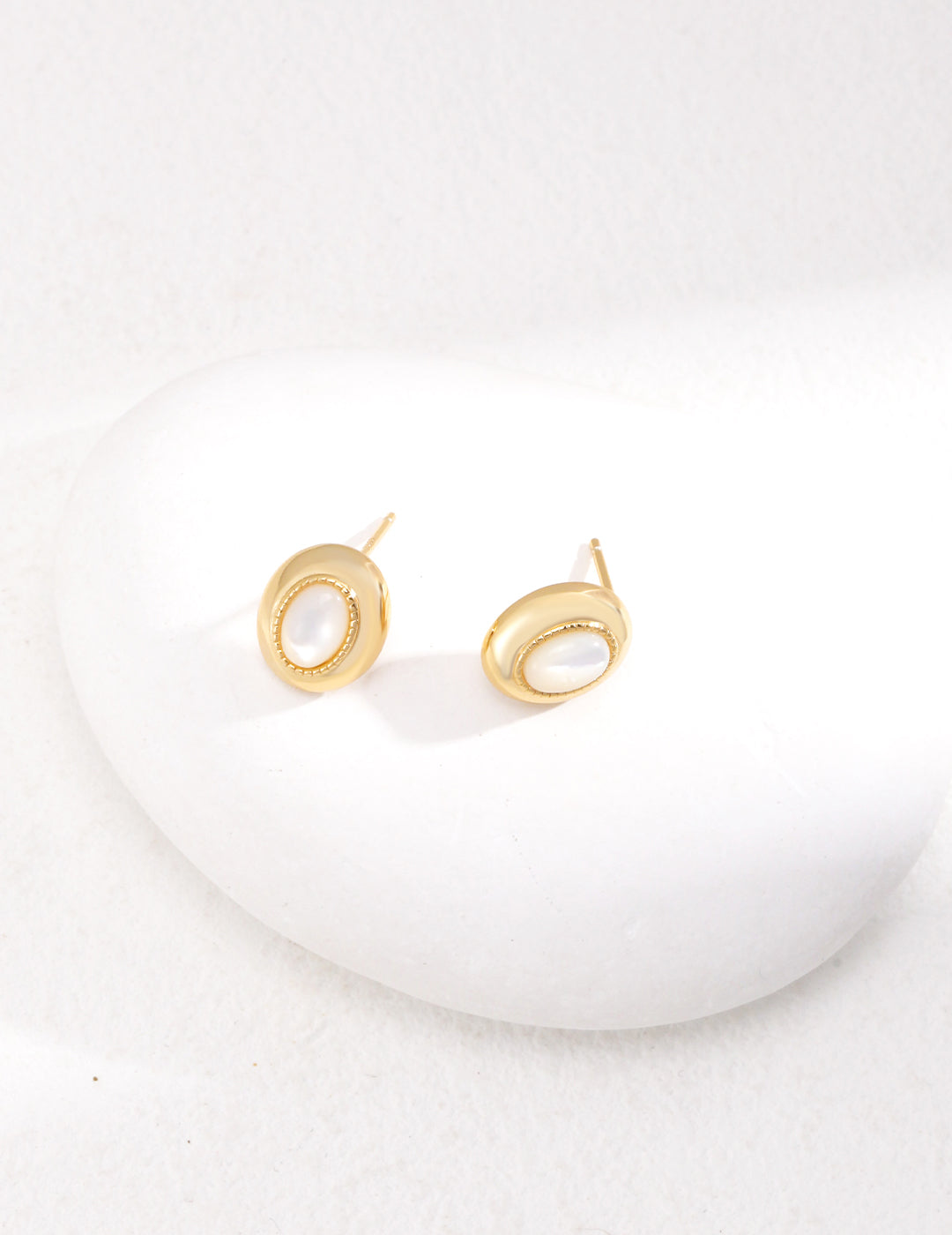925 Sterling Silver Vintage Mother of Pearl Earrings - Silver