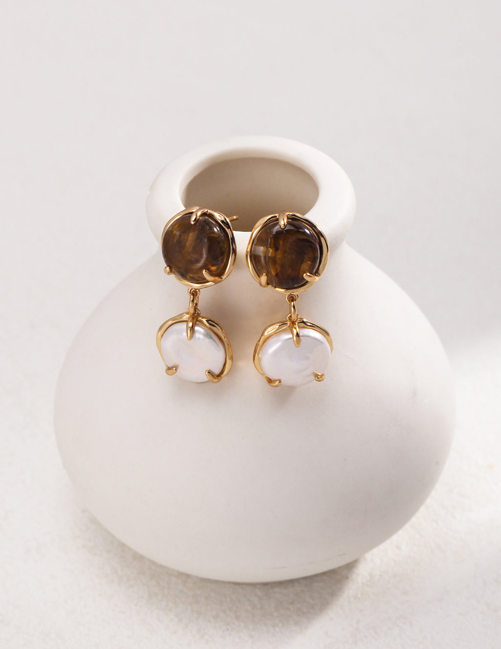 925 Sterling Silver Natural Pearl and 圆片珠 Earrings - Silver