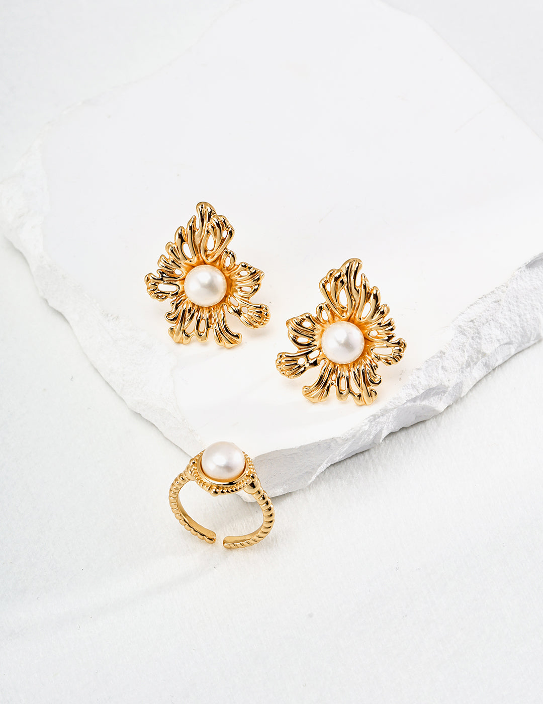 925 Sterling Silver Natural Pearl Earrings - Vintage Gold