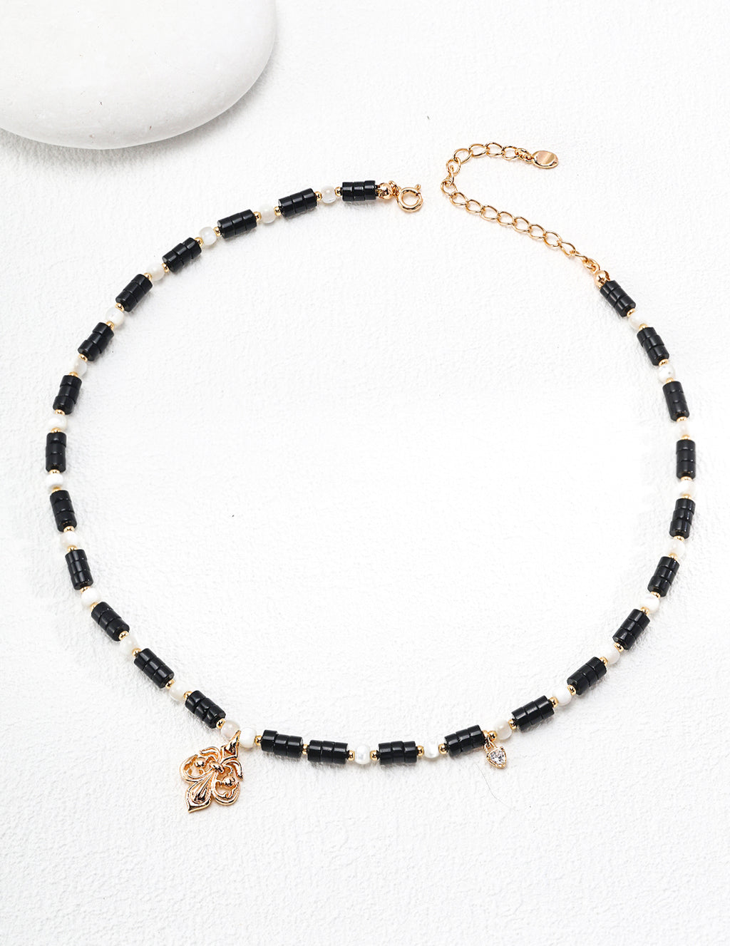 925 Sterling Silver Vintage Black Agate, Shell and Cubic Zirconia Necklace - Silver