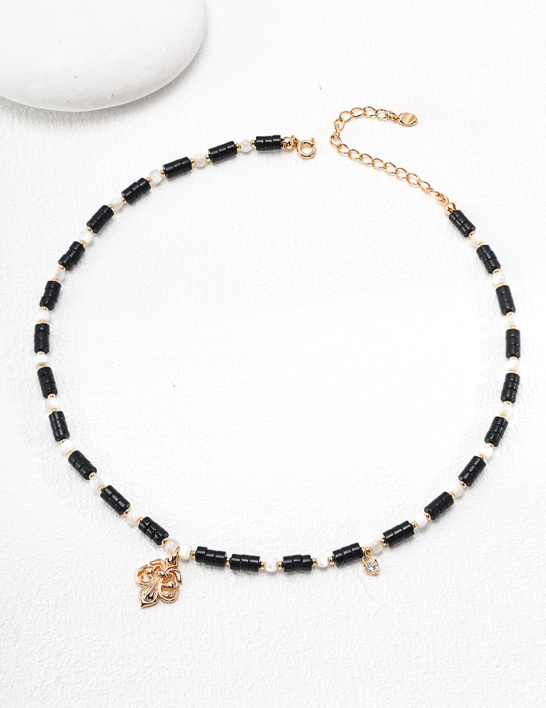 925 Sterling Silver Vintage Black Agate, Shell and Cubic Zirconia Necklace - Silver