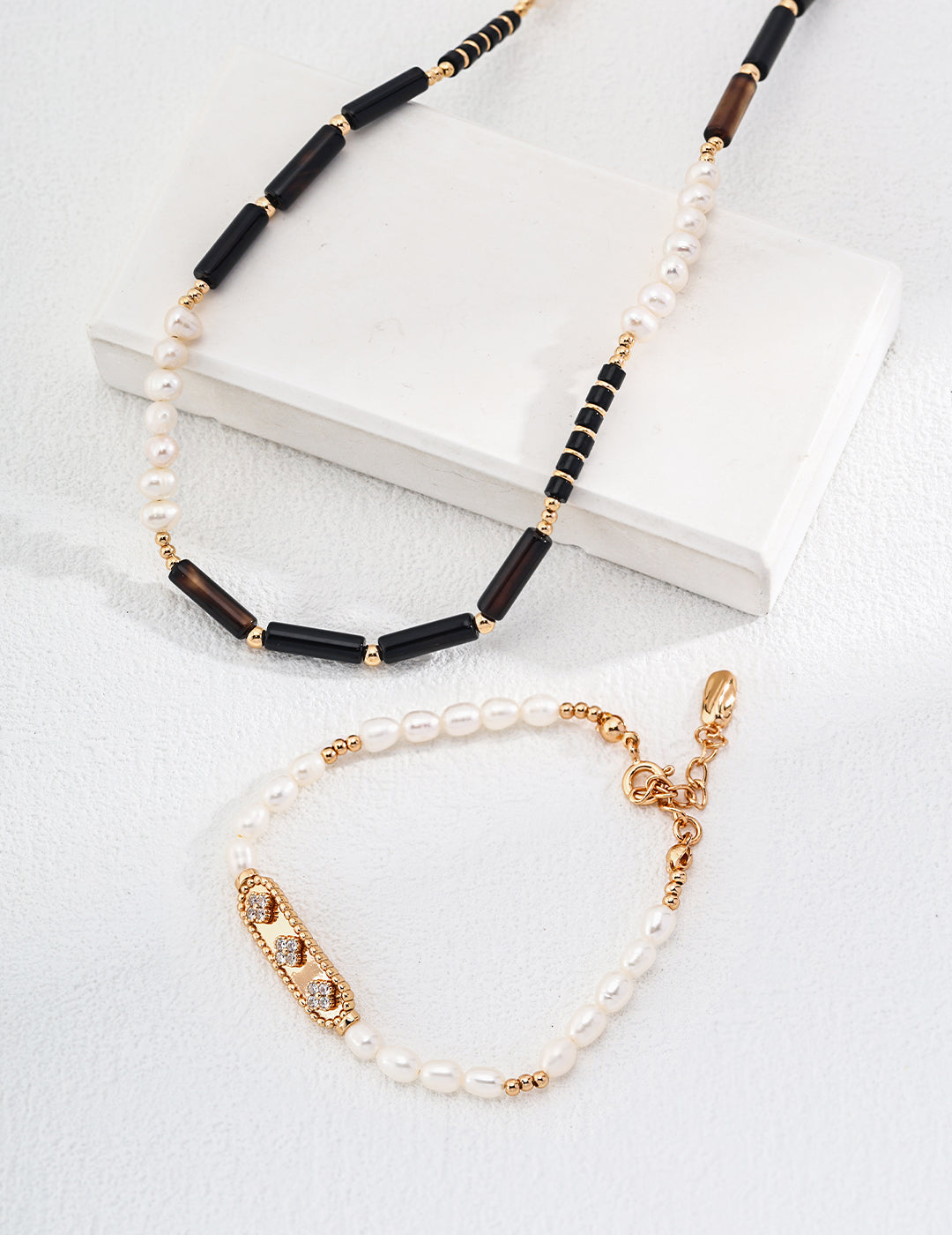 925 Sterling Silver Black Agate and Natural Pearl Necklace - Vintage Gold