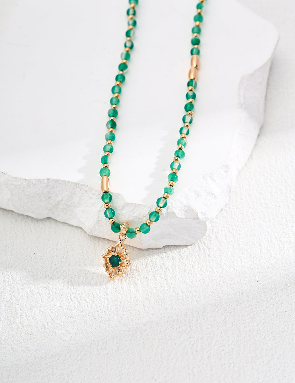 925 Sterling Silver 绿玛瑙 and 绿玉髓 Necklace - Silver