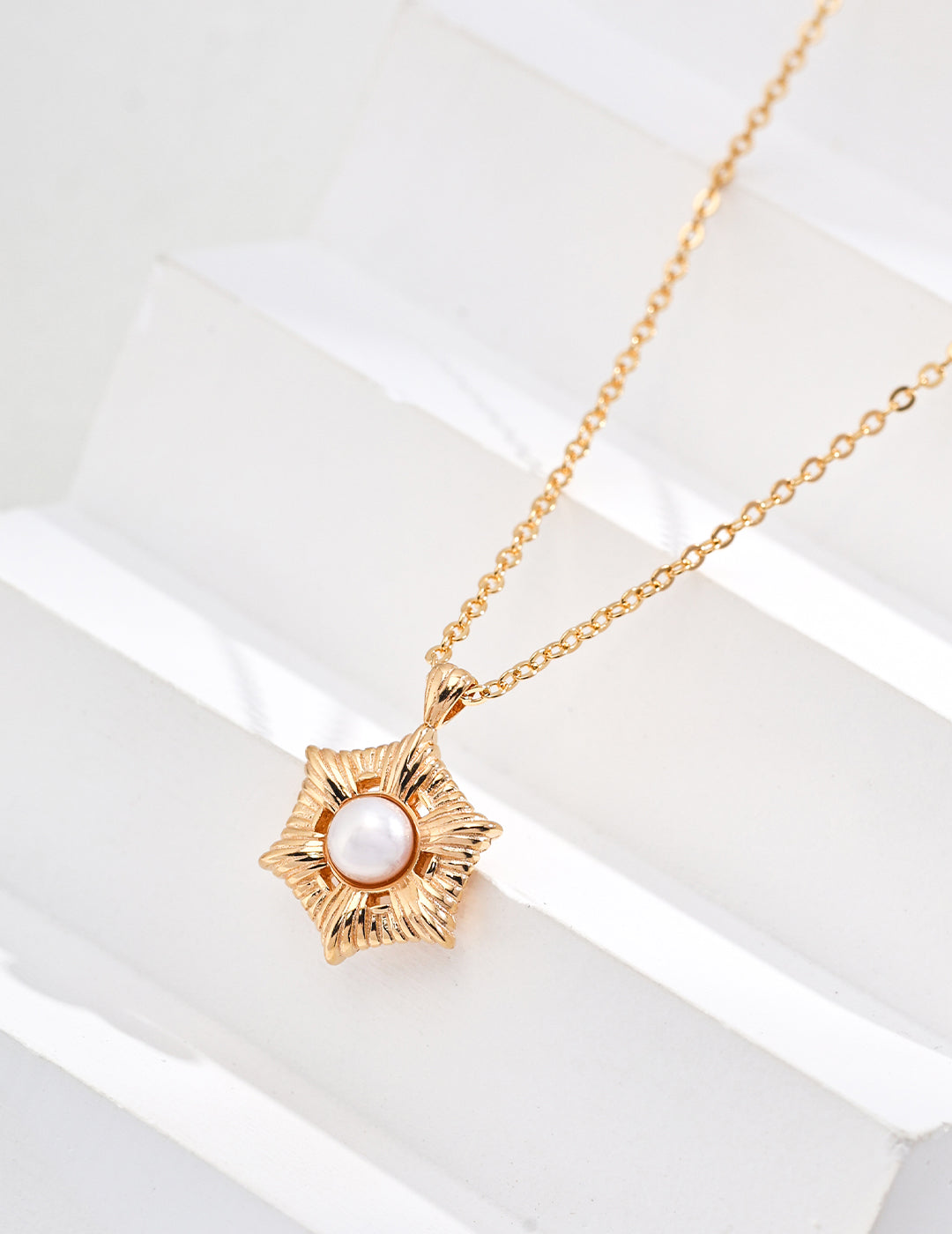 925 Sterling Silver Floral Natural Pearl Necklace - Silver