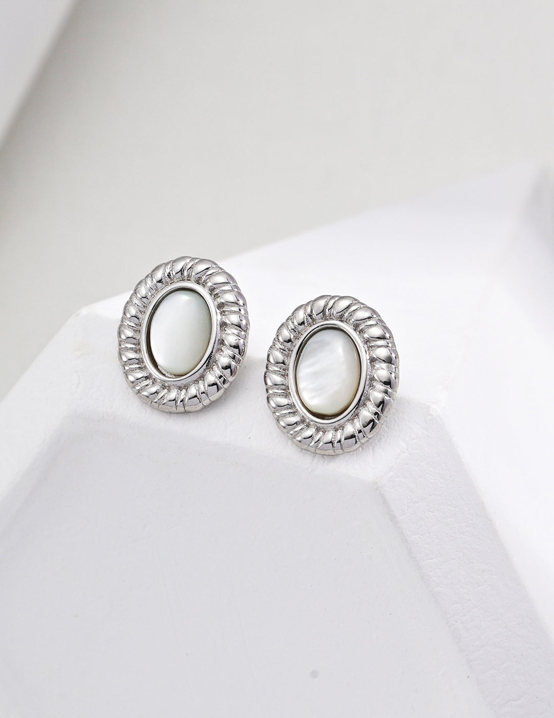 925 Sterling Silver Shell Earrings - Silver