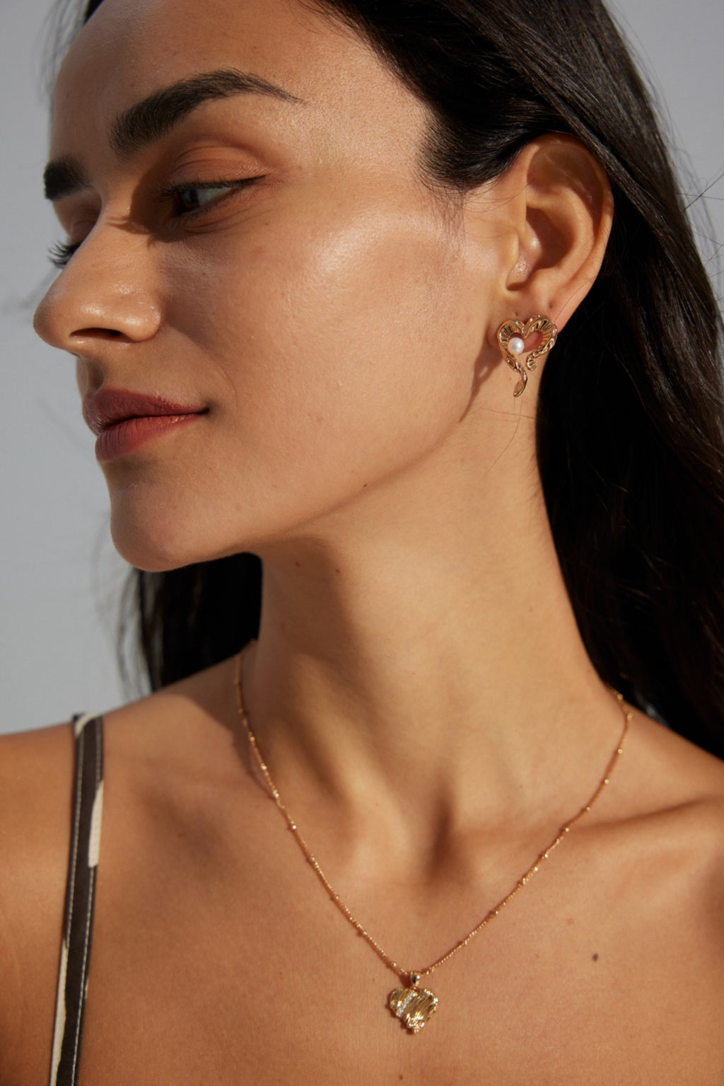 925 Sterling Silver Heart Natural Pearl Earrings - Silver
