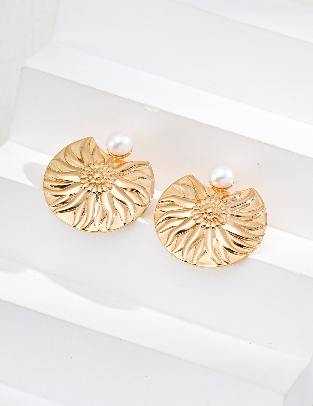 925 Sterling Silver Floral Natural Pearl Earrings - Vintage Gold