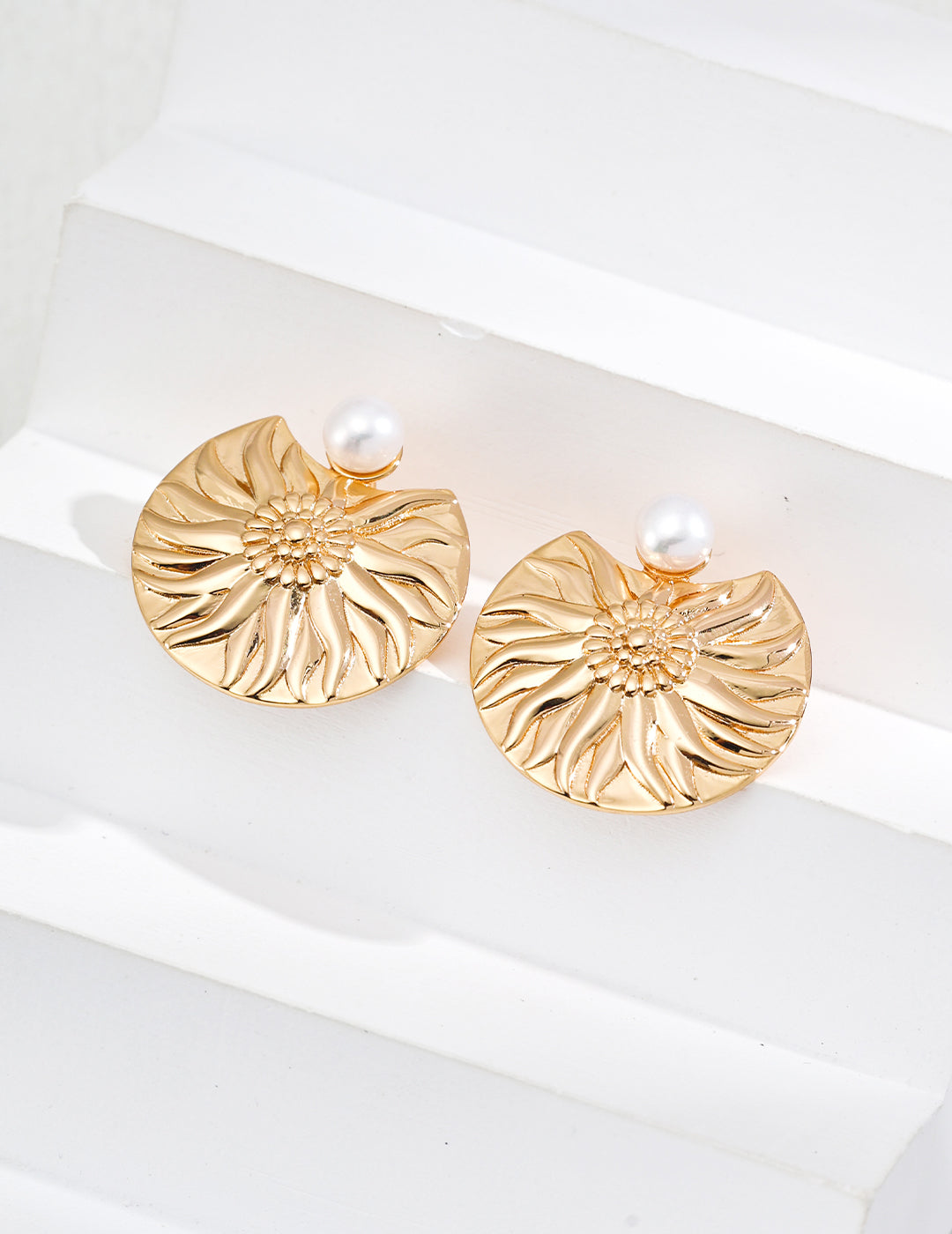 925 Sterling Silver Floral Natural Pearl Earrings - Vintage Gold