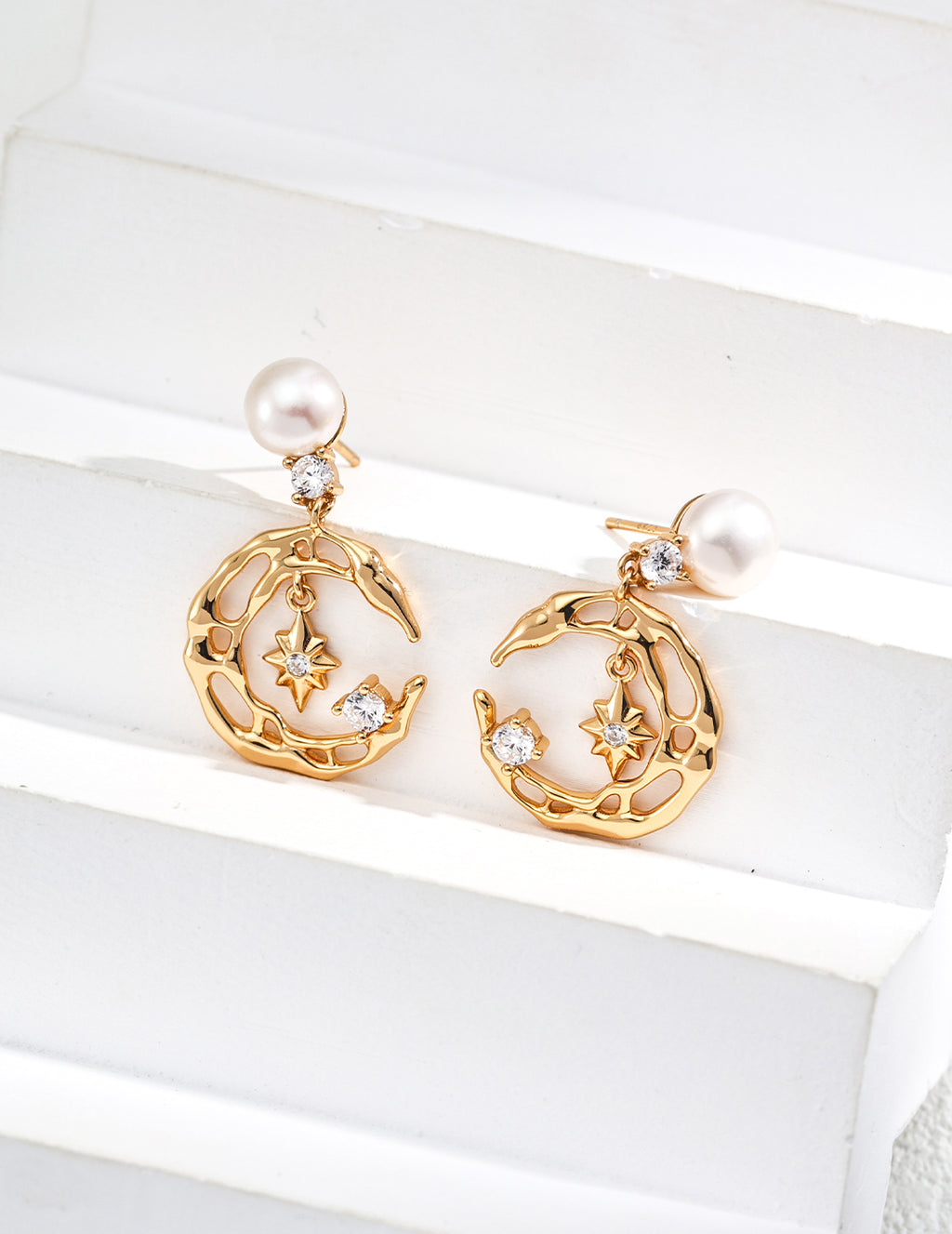 925 Sterling Silver Star Natural Pearl and Cubic Zirconia Earrings - Vintage Gold