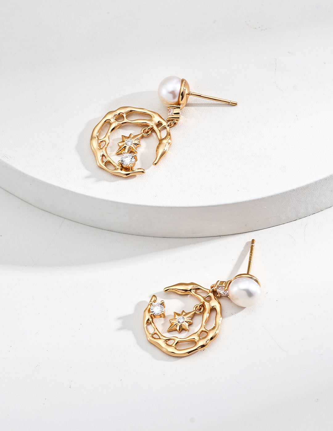 925 Sterling Silver Star Natural Pearl and Cubic Zirconia Earrings - Vintage Gold