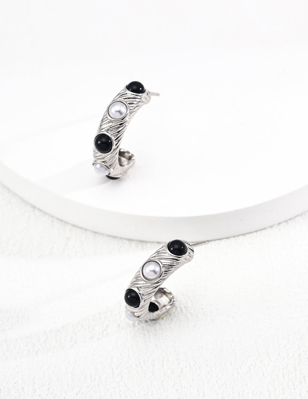 925 Sterling Silver Vintage Natural Pearl and Black Agate Earrings - Silver