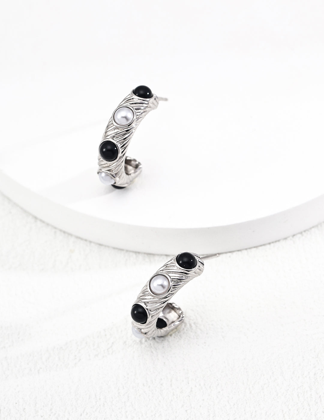 925 Sterling Silver Vintage Natural Pearl and Black Agate Earrings - Silver