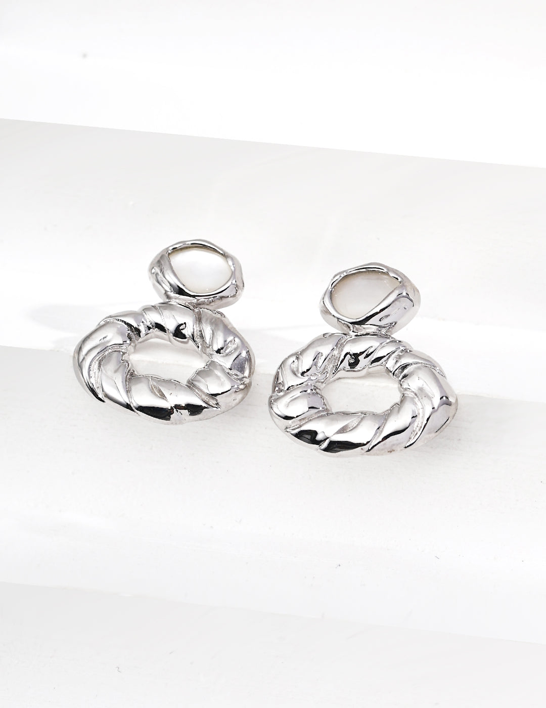 925 Sterling Silver Vintage Mother of Pearl Earrings - Silver
