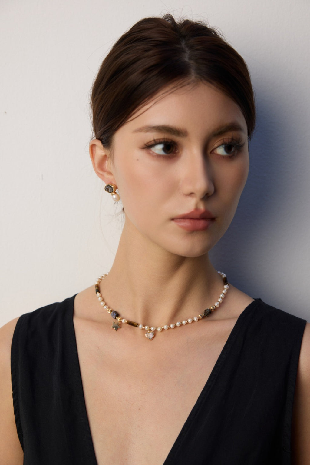 925 Sterling Silver 天然扇贝 and Natural Pearl Earrings - Silver